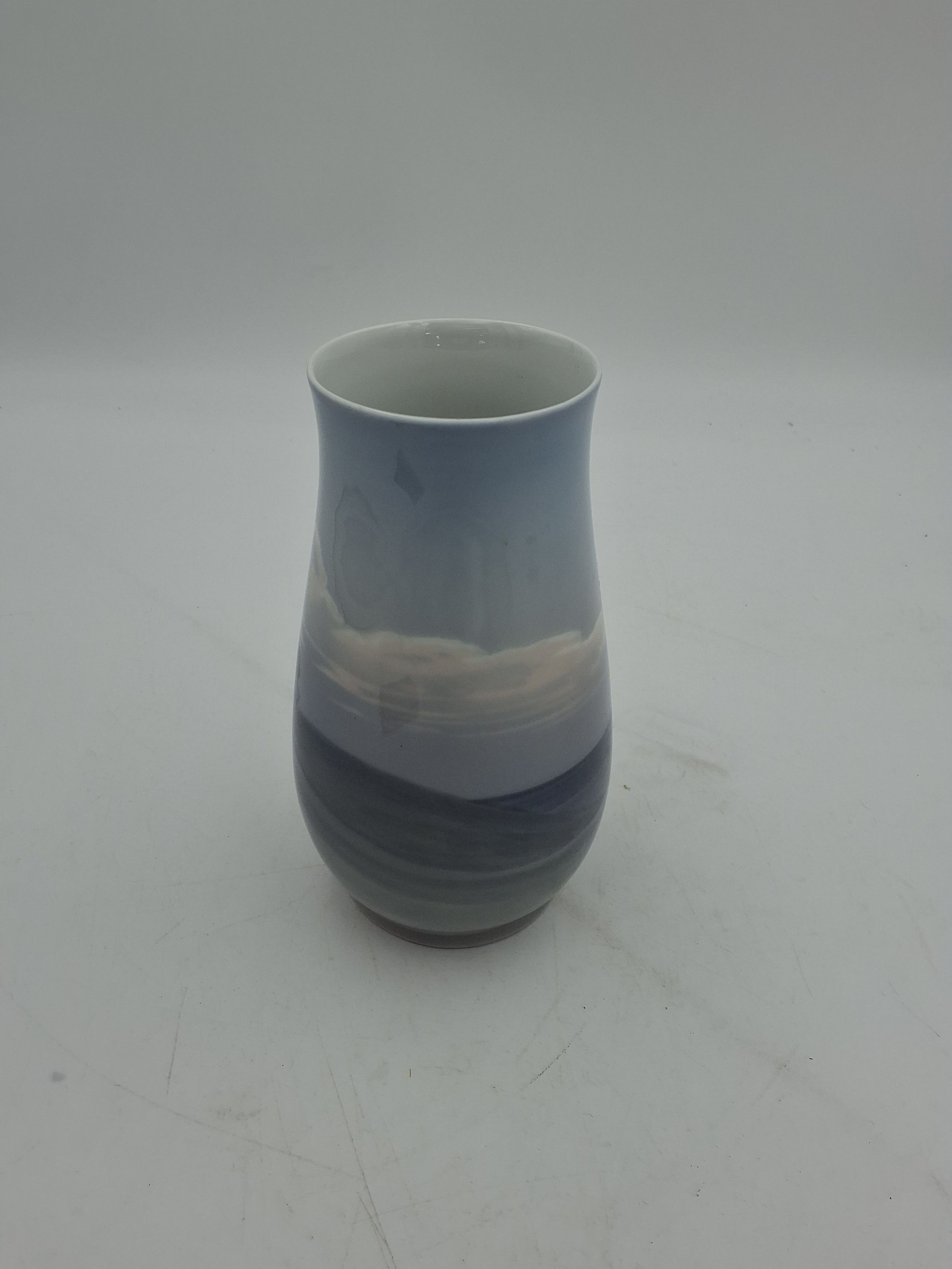 B&G vase m/landskabsmotiv